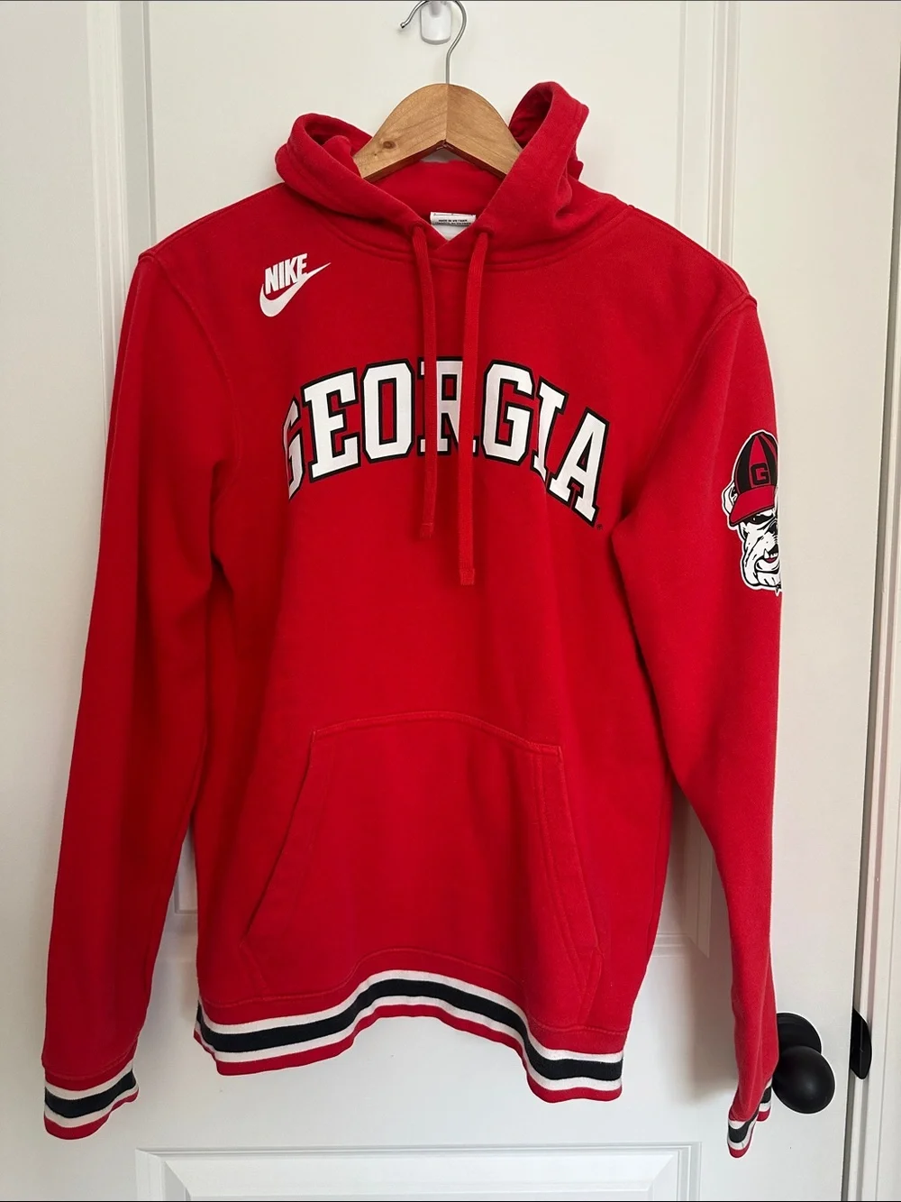 Nike Men’s Georgia Pullover Hoodie with Sleeve Logo Red S